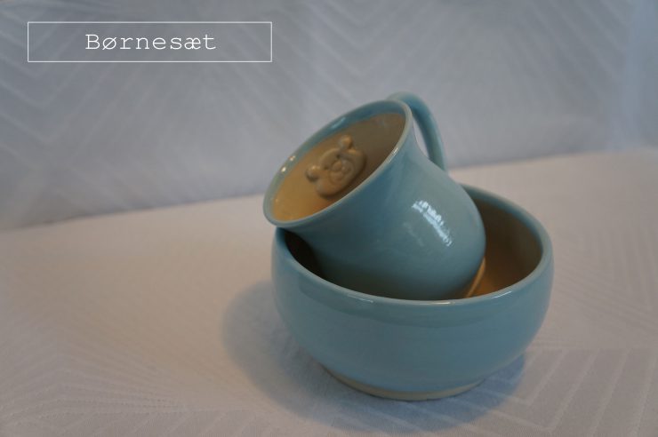 Børnesæt fra Keramiknissen en skål og en kop med figurer